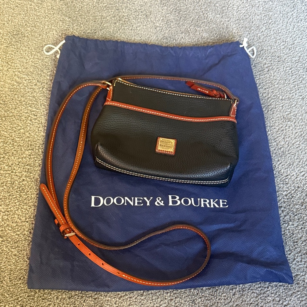 Dooney & Bourke Black and Tan Crossbody Bag, IN DUSTBAG! 9”x6”x2”